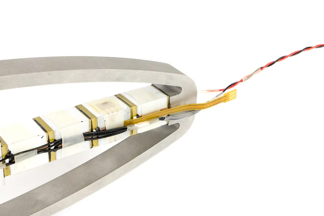 Strain Gauge integrated in a piezo actuator