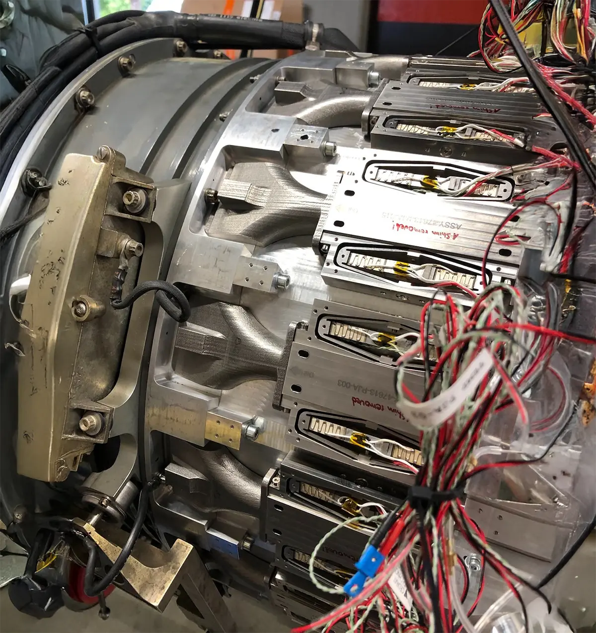 effects of tip injection on a turbofan engine with non invasive high speed actuators